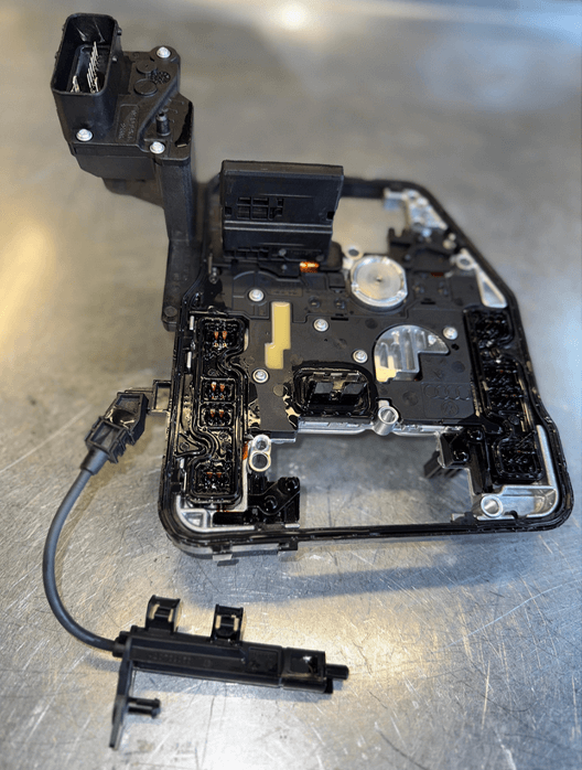 TCM Calculator mecatronic 0AM325025DXZ00 TCM vândut și montat de Automatico
